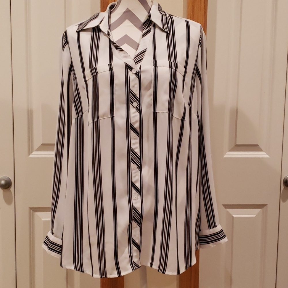 White w/black stripes collared button down blouse